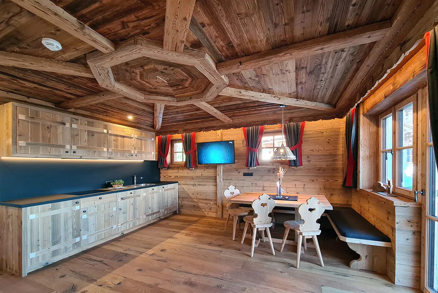 Almchalet Wiesenglück im Almdorf Haidenberg am Kronplatz