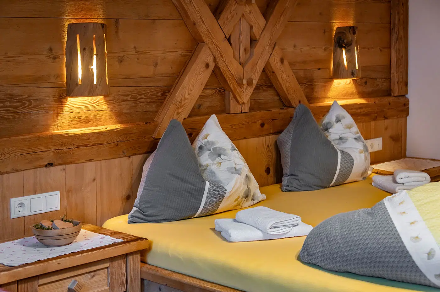 Familien Almzimmer im Almdorf Haidenberg am Kronplatz